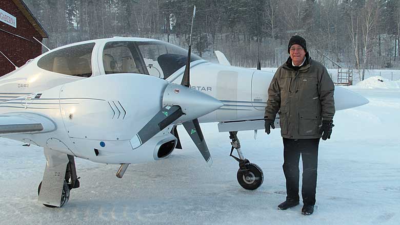 Diamond DA42 i vinterlandskap