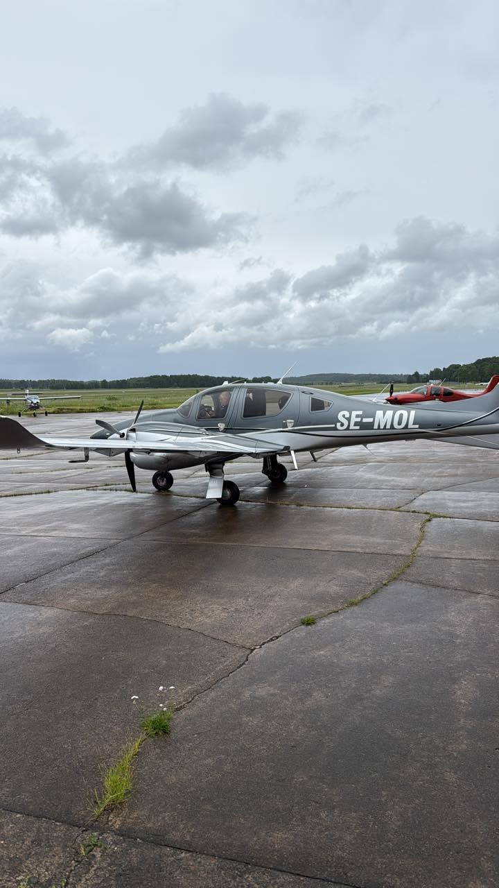 Diamond DA62 SE-MOL på plattan