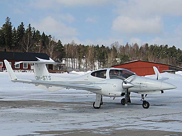 OH-STS Diamond DA42 Twin Star