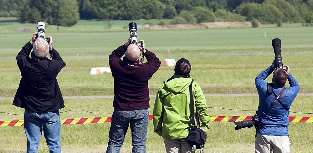 Flygfotografer vid banan