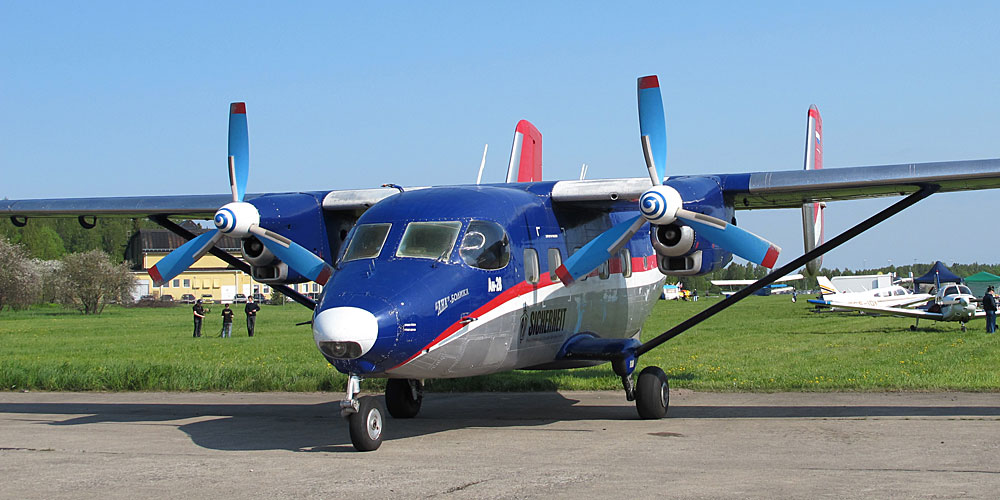 Tvåmotorigt hoppflygplan (Antonov)