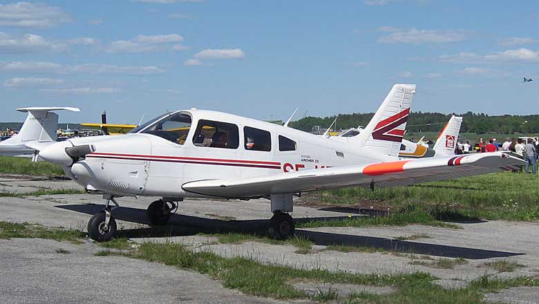 SE-KFM Piper Archer II
