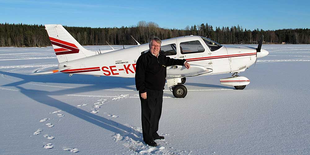 SE-KFM Piper Archer II på is