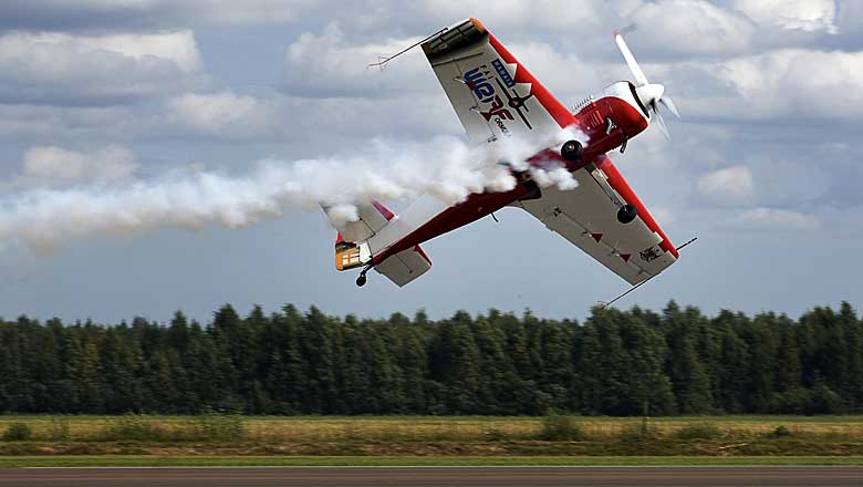 Konstflygning med rökspår