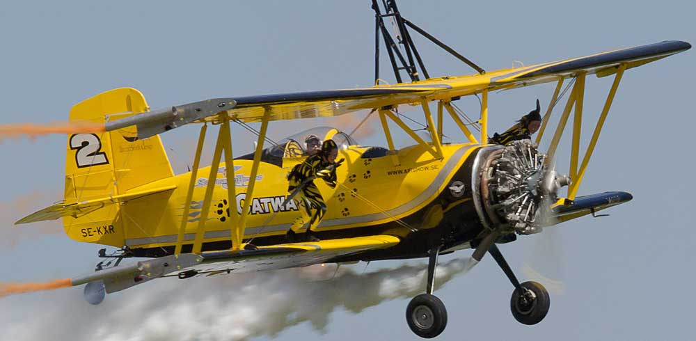 SE-KXR wingwalking